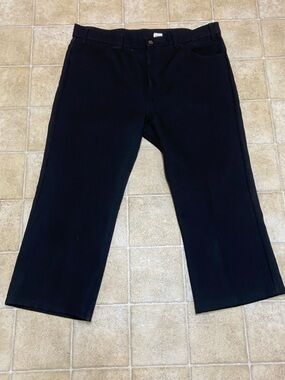 Levi’s Black Straight-Leg Pants - Classic Back Pocket Design Size 40 Short